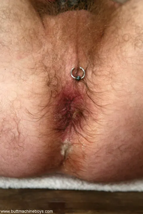 Two Men Kiss, Have Anal Sex and Use a Toy – photo 21 of 21