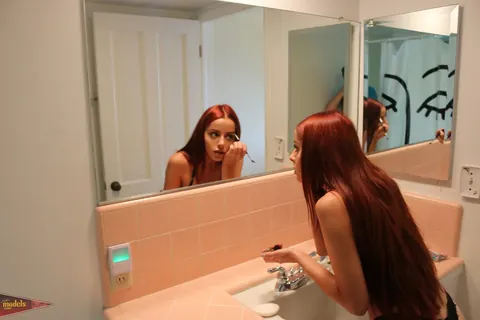 Vanna Bardot: Slim Hairy Redhead Fingers Herself on the Bed in Stockings – photo 1 of 16