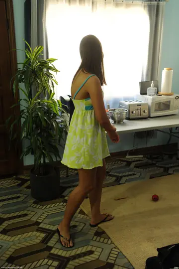 PAWG Brunette in Shorts Strips and Shows Her Body