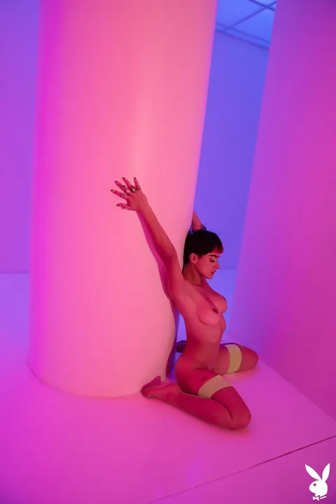 Mia Valentine: Tall Blonde with Short Hair Poses in a Fluorescent Outfit – photo 17 of 21