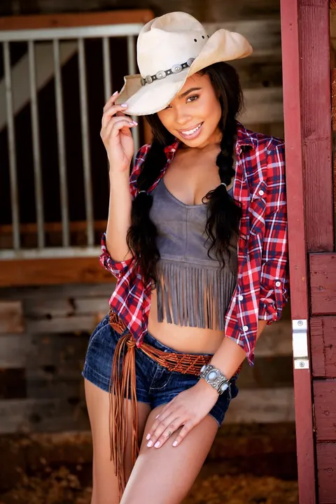 Briana Ashley: Ebony Brunette Lets Her Top Slip to Reveal Her Natural Tits – photo 1 of 10