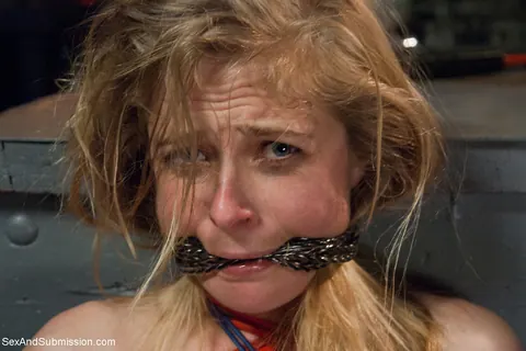 Penny Pax: Petite Redhead MILF Endures Bondage Anal and Gets Fisted – photo 9 of 20