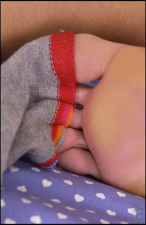 Nicol White: Tall Blonde Teases Her Pussy with Her Feet in Panties – photo 7 of 21
