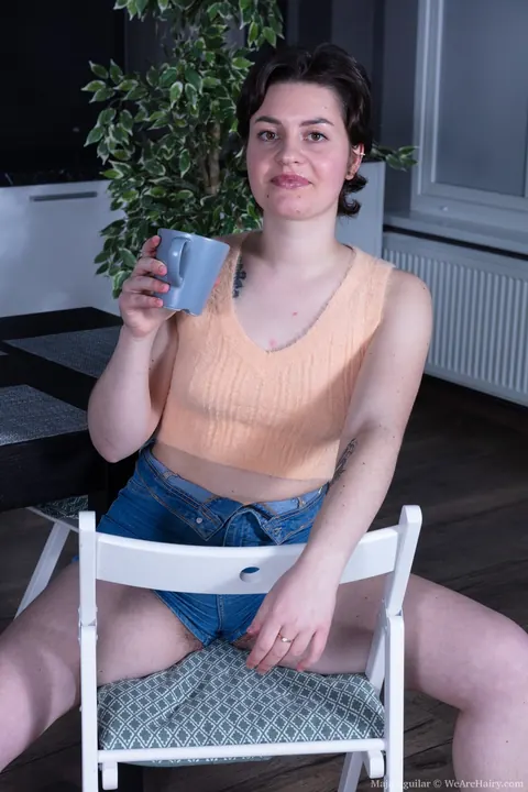 Maja Aguilar: BBW Brunette with Short Hair Spreads Her Hairy Pussy and Armpits Outdoors – photo 3 of 20