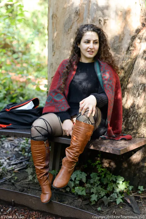 Lili Miss Arab: Curvy Brunette MILF Models Lingerie in Stockings and Boots – photo 14 of 15