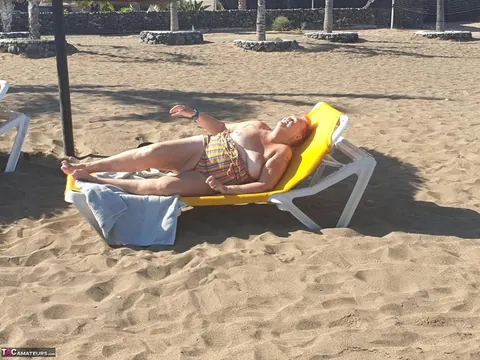 BBW Shows Her Big Tits and Ass on the Beach – photo 12 of 20