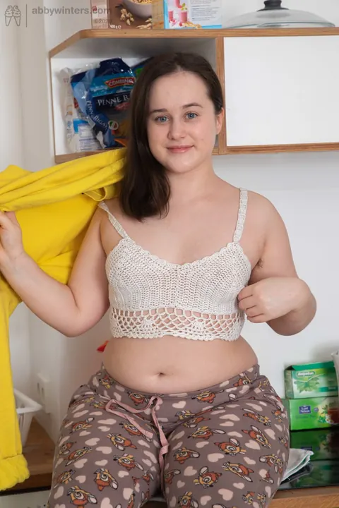 Australian BBW Strips Off Her Socks and Spreads Her Hairy Pussy – photo 2 of 20