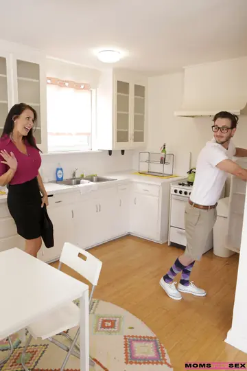 Reagan Foxx – Tall Brunette MILF in High Heels Gives a Handjob and Rides