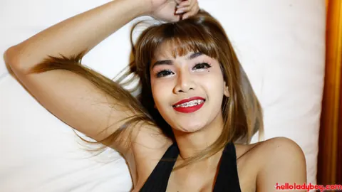 Asian Trans Woman Strips Off Her Top and Flaunts Her Tits – photo 8 of 21