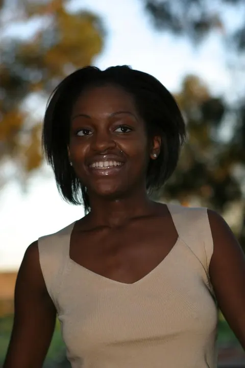 African Brunette Shows Her Breasts and Dark Nipples Outdoors – photo 8 of 20