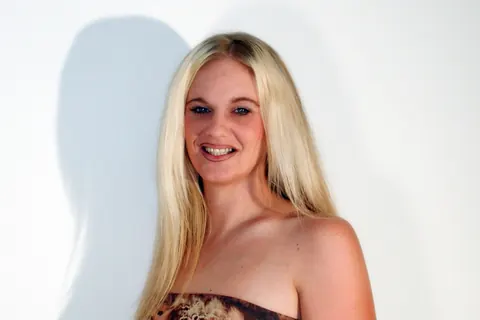 Stevie Knicks: Blonde with Small Natural Tits Deepthroats a Cock – photo 4 of 17