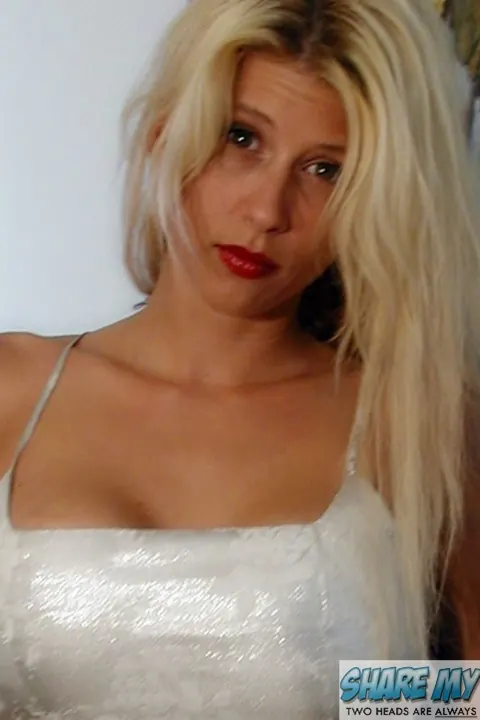 Stevie Knicks: Blonde with Small Natural Tits Deepthroats a Cock – photo 6 of 17