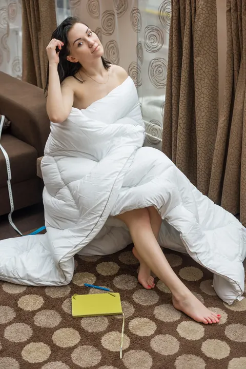 Woman Poses Nude and Spreads Her Shaved Pussy Wide Open – photo 13 of 21