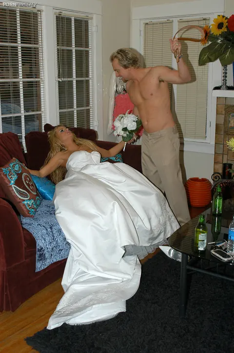 Brooke Belle: Blonde MILF Bride Strips Off Her Wedding Dress for Group Sex – photo 14 of 17