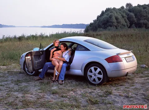 Petra Short: Tall Hungarian MILF Sucks and Fucks Outdoors by a Car – photo 15 of 20