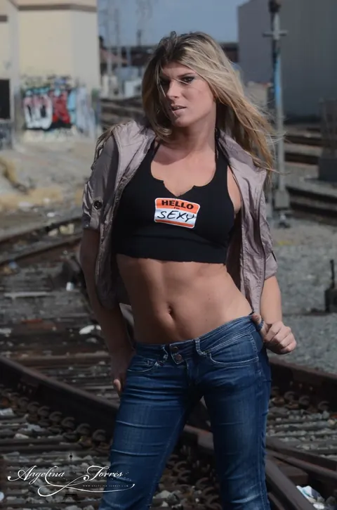 Trans Woman Unbuttons Her Jeans and Strips Nude Outdoors – photo 1 of 12