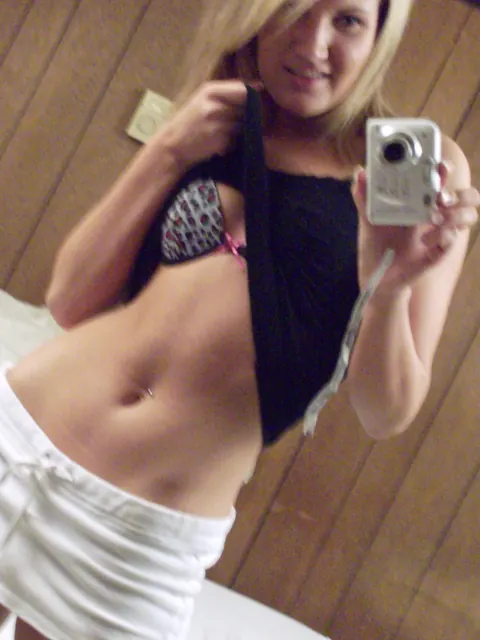 Amateur Blonde Strips and Kisses Her Partner by the Mirror – photo 21 of 21