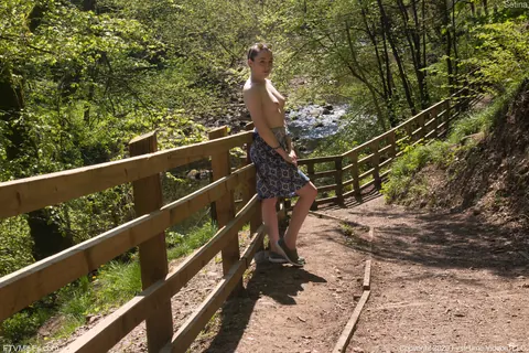 Amateur MILF Strips Nude and Spreads in the Forest – photo 7 of 20