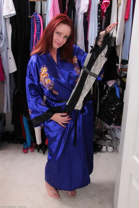 Shelly Jones: Petite Redhead MILF with Big Natural Tits Fingers Herself in Panties – photo 2 of 21