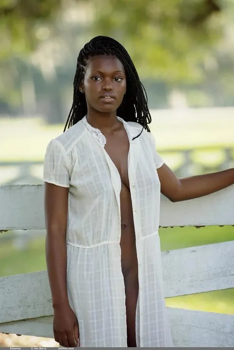 Deserea: Tall Ebony Babe Flaunts Her Big Natural Tits Outdoors – photo 18 of 20