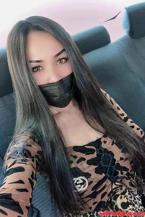 Asian Trans Woman Strips and Shows Her Body – photo 4 of 20