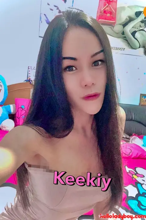 Asian Trans Woman Strips and Shows Her Body – photo 6 of 20