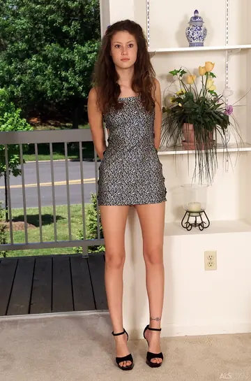 Jassie James – Slim Brunette Strips Out of Her Dress Outdoors and Toys Her Pussy