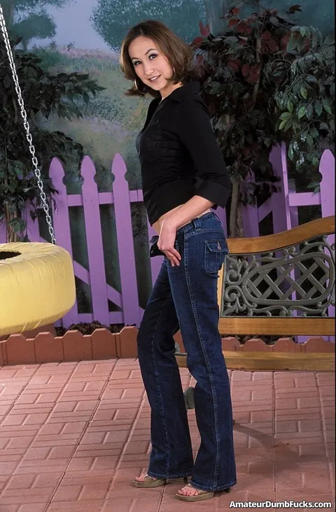 Thick Asian Babe in Jeans Spreads Her Legs on an Outdoor Swing – photo 9 of 21