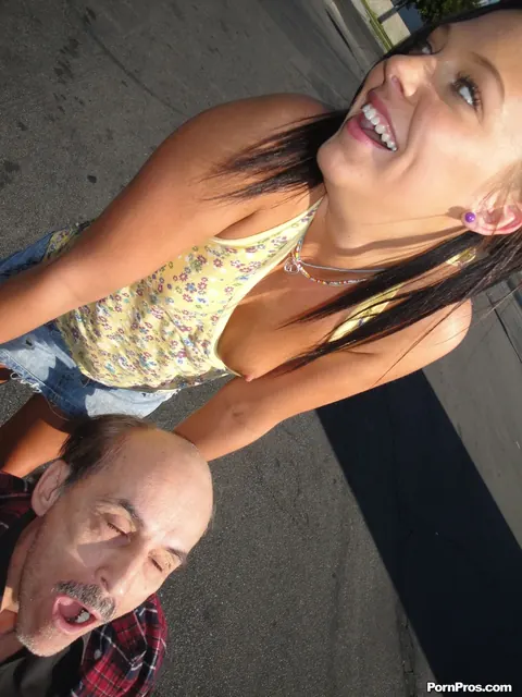 Ivy Winters: Brunette Sucks and Rides Outdoors in the Open Air – photo 4 of 21
