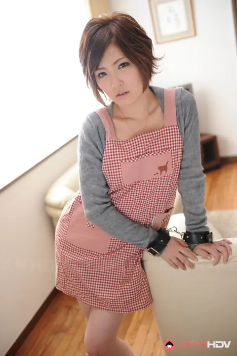 Kaede Oshiro: Japanese MILF Stands Handcuffed and Gagged in a Skirt – photo 7 of 15
