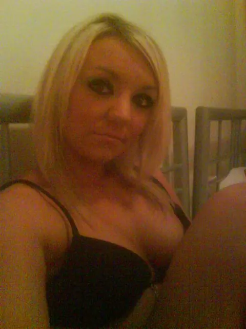 Blonde with Big Tits Poses Nude for Self-Shots – photo 12 of 13