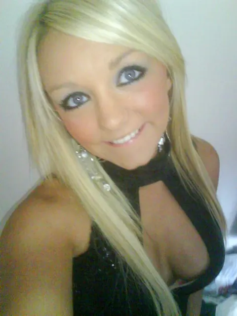 Blonde with Big Tits Poses Nude for Self-Shots – photo 6 of 13