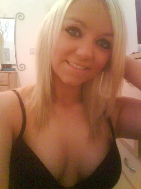 Blonde with Big Tits Poses Nude for Self-Shots – photo 8 of 13
