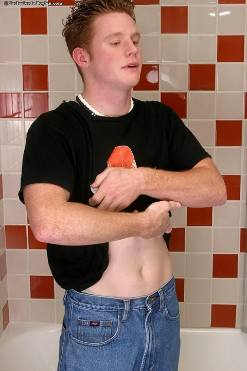 Redheaded Man Strips and Masturbates in the Bathtub – photo 2 of 21