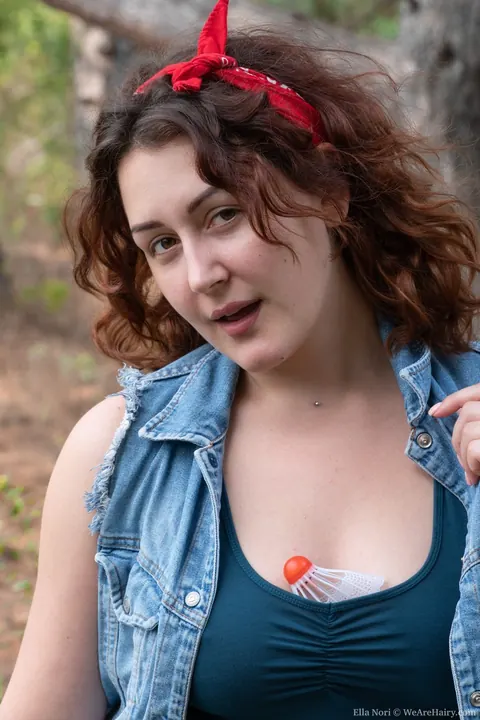 Ella Nori: Curvy Brunette Undresses and Spreads Her Hairy Pussy in the Forest – photo 2 of 20