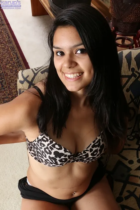 Selena Garcia: Thick Latina Brunette Spreads Her Pussy Lips and Fucks a Dildo – photo 3 of 15