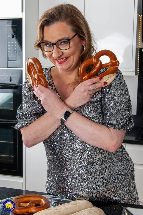 BBW MILF with Big Tits Strips and Masturbates in Glasses – photo 2 of 20