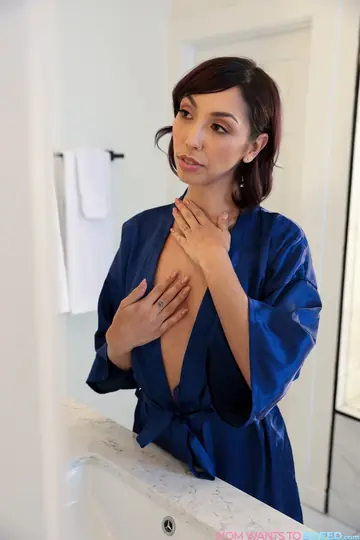 Xochi Moon – Latina MILF Sucks, Rides and Takes a Creampie from Two Men