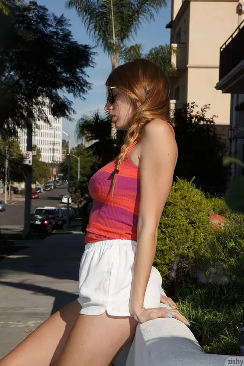 Gracie Thibble: Tall Slim Brunette Kisses Her Man Outdoors – photo 2 of 11