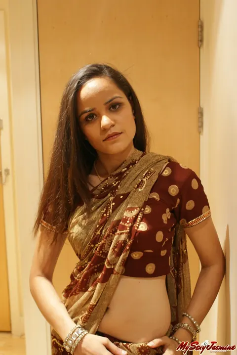 Indian Woman Strips Out of Her Lingerie on the Bed – photo 3 of 12