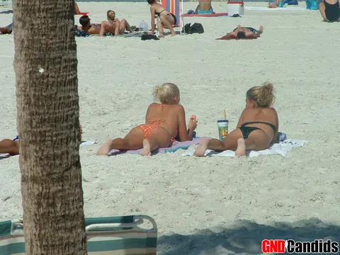 Blonde PAWG in a Bikini Poses on the Beach – photo 1 of 12