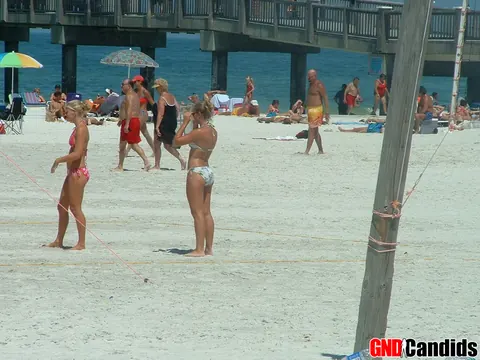 Blonde PAWG in a Bikini Poses on the Beach – photo 10 of 12