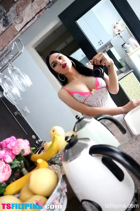 Thick Trans Woman Poses Nude and Shows Her Big Ass in the Mirror – photo 15 of 15