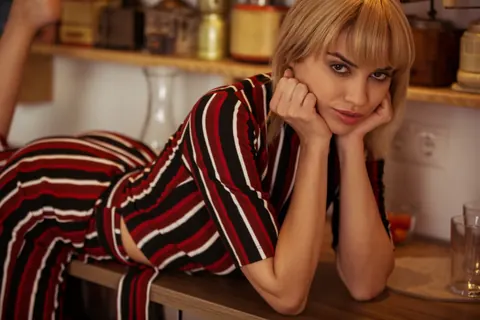 Margarita D: Blonde Poses Nude on the Kitchen Counter – photo 4 of 21