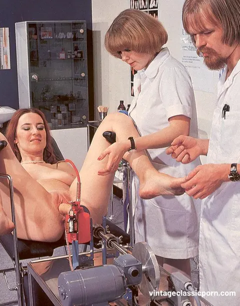 Short-Haired MILF Fucks the Gynecologist in His Office – photo 7 of 15