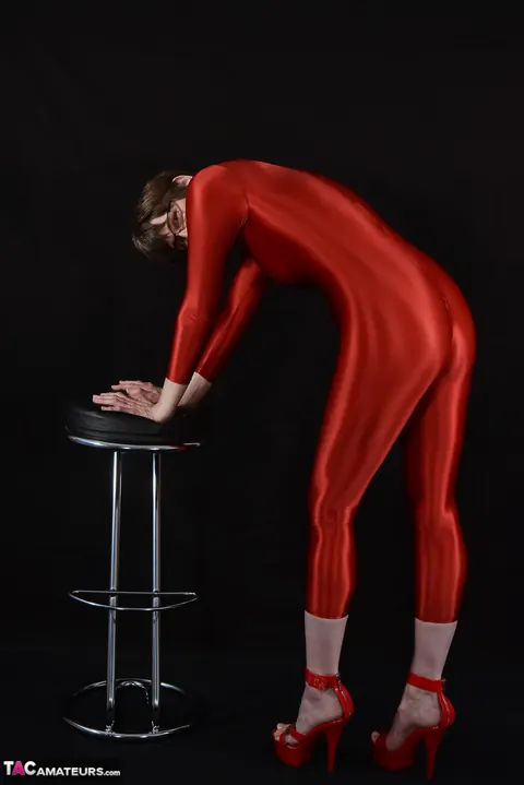 Mature PAWG in Glasses Unzips Her Catsuit and Shows Off Her Body – photo 4 of 16