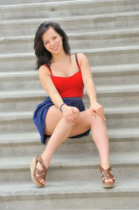 Woman Flashes and Spreads Her Pussy in Public – photo 3 of 17