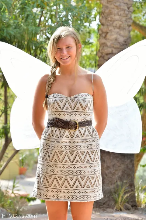 Melissa May: Blonde PAWG Flashes and Toys Outdoors – photo 11 of 20