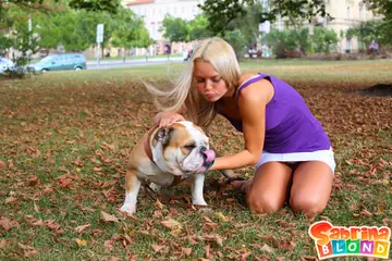 Blonde in a Skirt Gives a Blowjob and Gets Fucked for a Cumshot