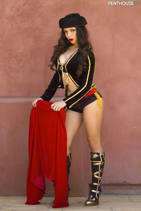 Yurizan Beltran: Latina Brunette Strips Out of Her Matador Costume – photo 3 of 21